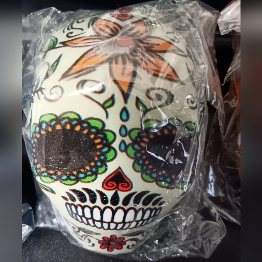 3 Squishie Skulls - Day of the Dead - Picture 4 of 5
